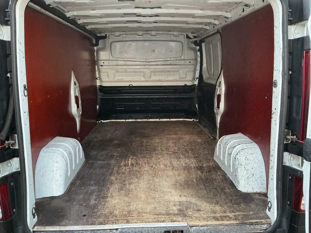 2016 - RENAULT - TRAFIC - 1.6 DCI T29 L2H1 COM - COMMERCIAL VEHICLE - Furgoneta: foto 5 2016 - RENAULT - TRAFIC - 1.6 DCI T29 L2H1 COM - COMMERCIAL VEHICLE - Furgoneta: foto 5