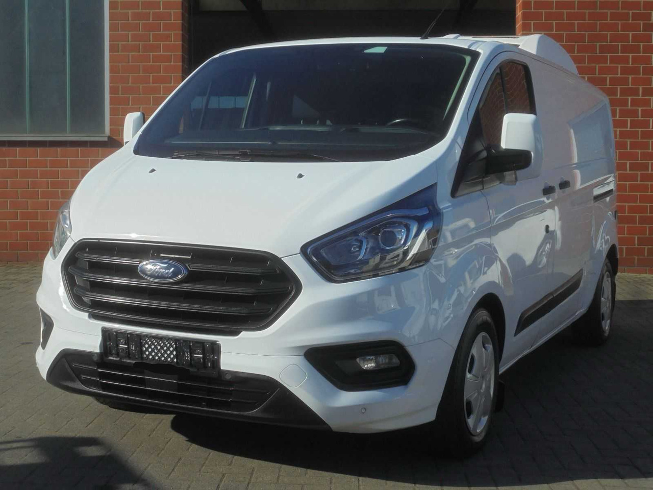 FORD TRANSIT 2.0 CUSTOM TREND REFRIGERATED FREEZER TRUCK - COMMERCIAL VEHICLE (DAMAGE) - Furgoneta: foto 1 FORD TRANSIT 2.0 CUSTOM TREND REFRIGERATED FREEZER TRUCK - COMMERCIAL VEHICLE (DAMAGE) - Furgoneta: foto 1