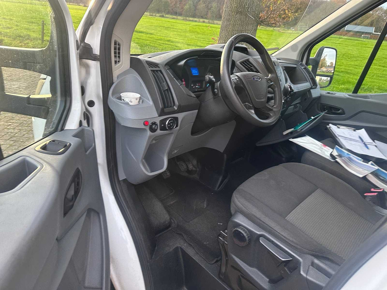 FORD - TRANSIT - 350 2.0 TDCI L4H1 BOX TRUCK WITH TAIL LIFT - VLZ-32-P - Furgoneta: foto 4 FORD - TRANSIT - 350 2.0 TDCI L4H1 BOX TRUCK WITH TAIL LIFT - VLZ-32-P - Furgoneta: foto 4