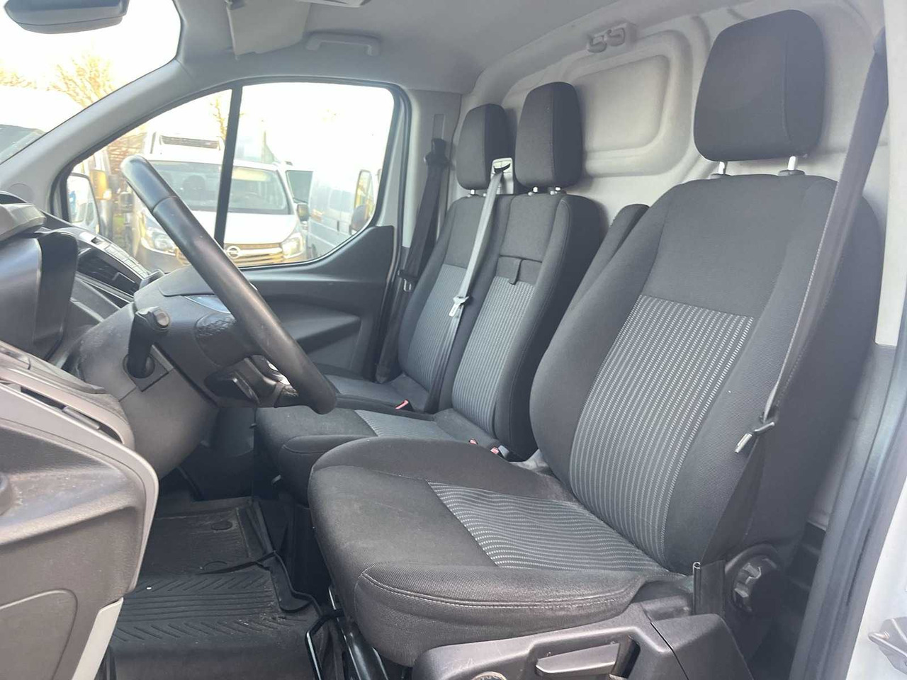 FORD TRANSIT CUSTOM 270 2.2 TDCI L1H1 TREND| VS-911-L - Furgoneta: foto 4 FORD TRANSIT CUSTOM 270 2.2 TDCI L1H1 TREND| VS-911-L - Furgoneta: foto 4