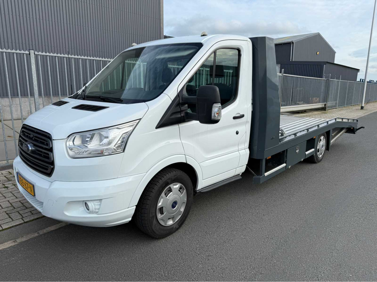 FORD - TRANSIT - TIJHOF CAR TRANSPORTER - COMMERCIAL VEHICLE - 2016 - Furgoneta: foto 2 FORD - TRANSIT - TIJHOF CAR TRANSPORTER - COMMERCIAL VEHICLE - 2016 - Furgoneta: foto 2