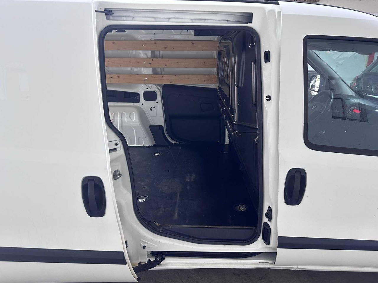 OPEL - COMBO - 1.3 CDTI L1H1 EDIT. - V-570-JT - Furgoneta: foto 5 OPEL - COMBO - 1.3 CDTI L1H1 EDIT. - V-570-JT - Furgoneta: foto 5