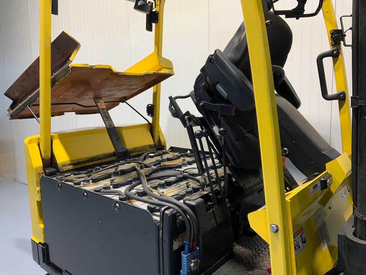 Carretilla elevadora HYSTER E4.00XL FORKLIFT FORK POSITIONER, SIDE SHIFT, BLUESPOT, ACCUMULATOR: foto 13 Carretilla elevadora HYSTER E4.00XL FORKLIFT FORK POSITIONER, SIDE SHIFT, BLUESPOT, ACCUMULATOR: foto 13