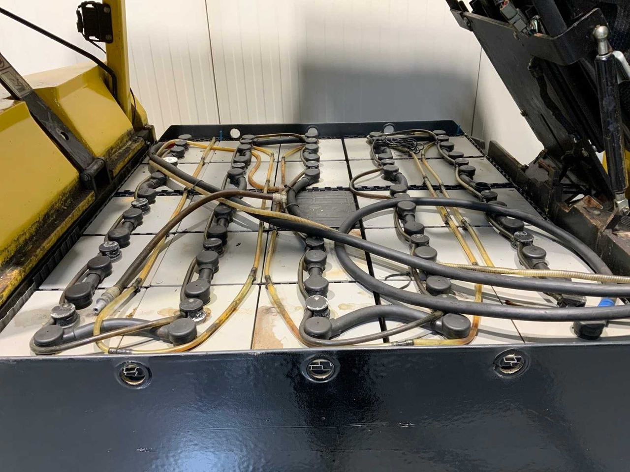 Carretilla elevadora HYSTER E4.00XL FORKLIFT FORK POSITIONER, SIDE SHIFT, BLUESPOT, ACCUMULATOR: foto 15 Carretilla elevadora HYSTER E4.00XL FORKLIFT FORK POSITIONER, SIDE SHIFT, BLUESPOT, ACCUMULATOR: foto 15