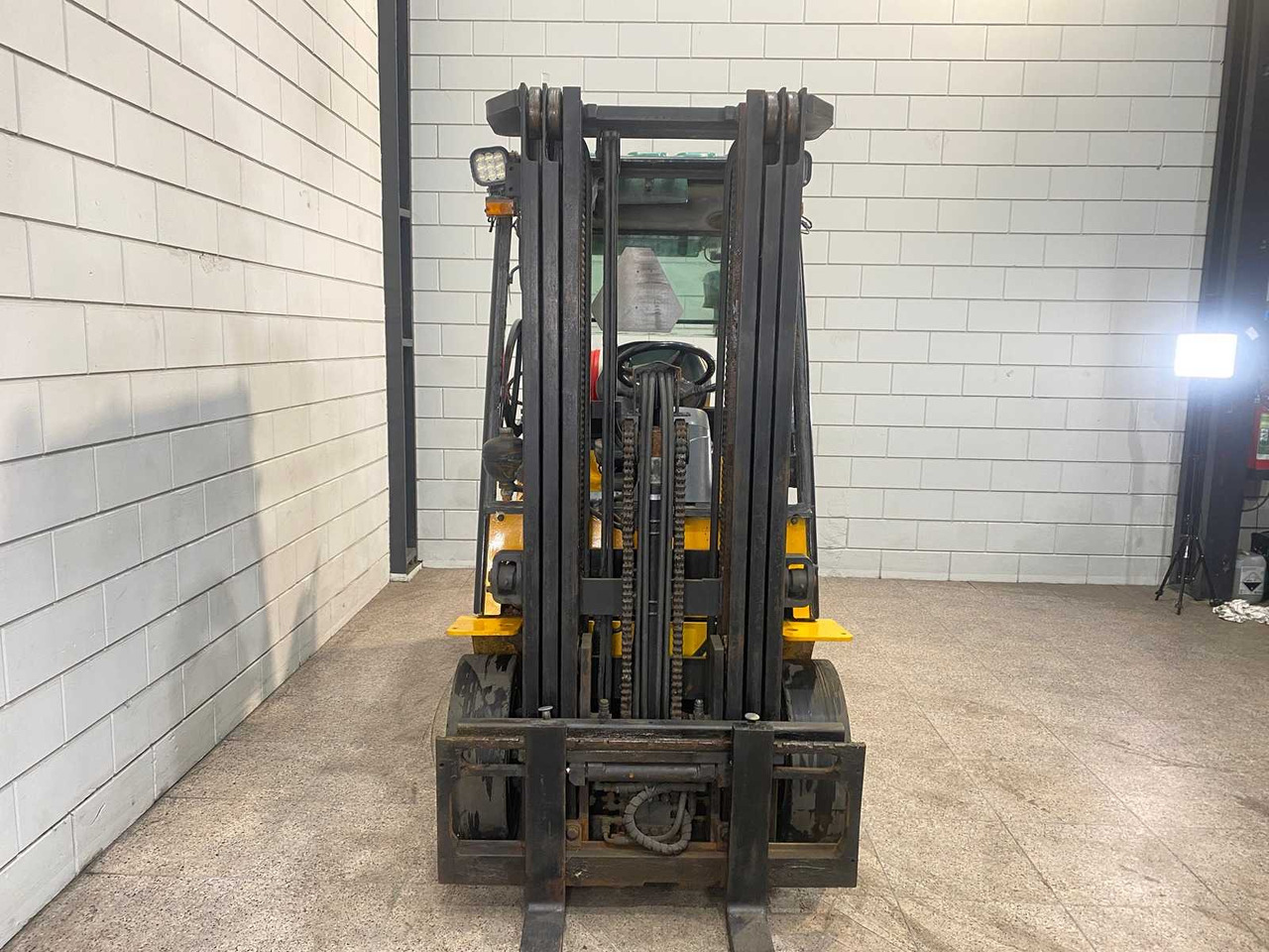 HYUNDAI - 2012 - 25L-7A - FORKLIFT TRUCK - Carretilla elevadora: foto 2 HYUNDAI - 2012 - 25L-7A - FORKLIFT TRUCK - Carretilla elevadora: foto 2