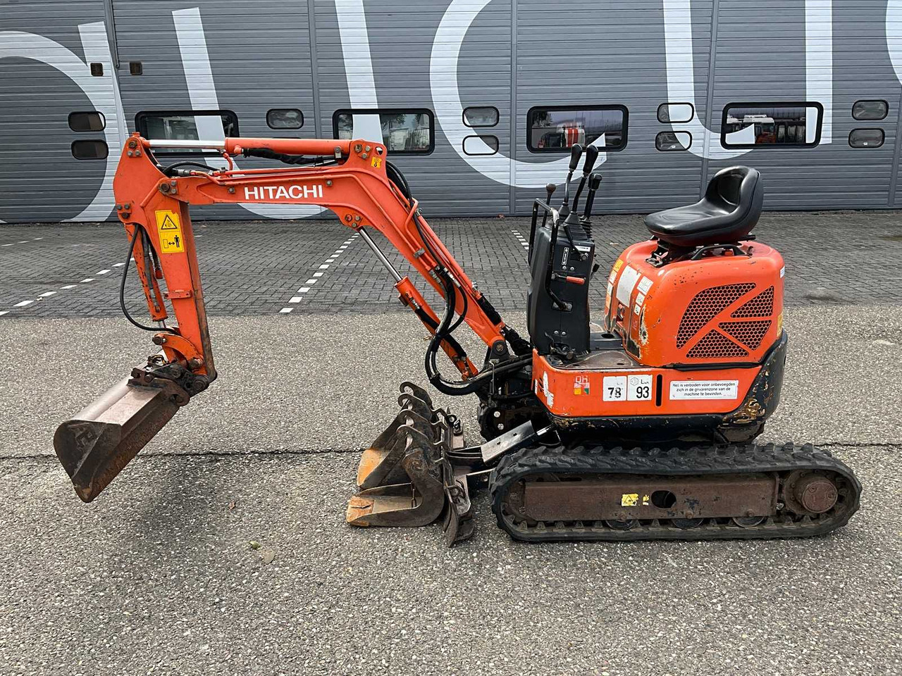 Hitachi ZX10U-2 - Miniexcavadora: foto 2 Hitachi ZX10U-2 - Miniexcavadora: foto 2