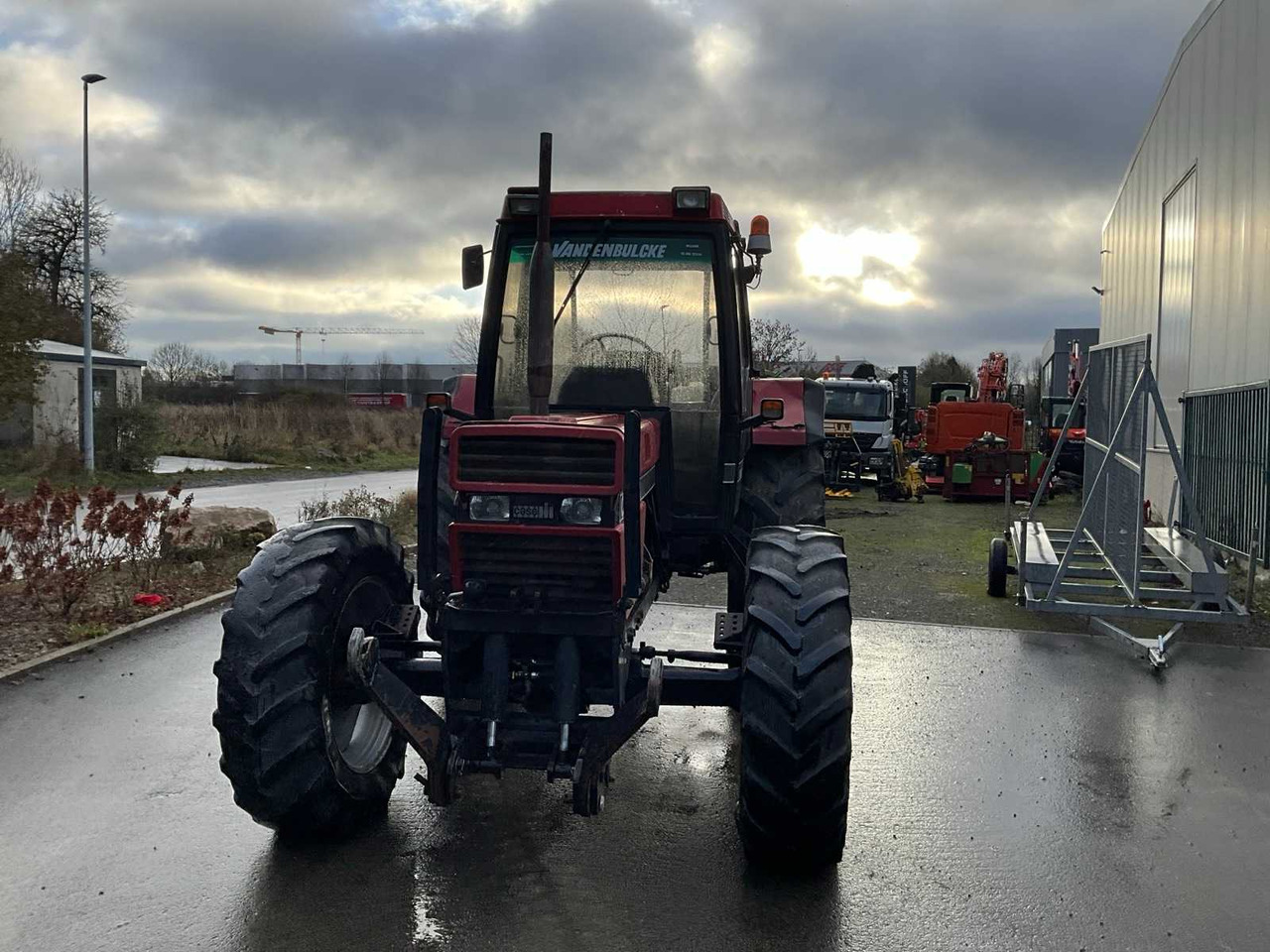 INTERNATIONAL-CASE 1056XL ALL-WHEEL DRIVE AGRICULTURAL TRACTOR - Tractor: foto 2 INTERNATIONAL-CASE 1056XL ALL-WHEEL DRIVE AGRICULTURAL TRACTOR - Tractor: foto 2
