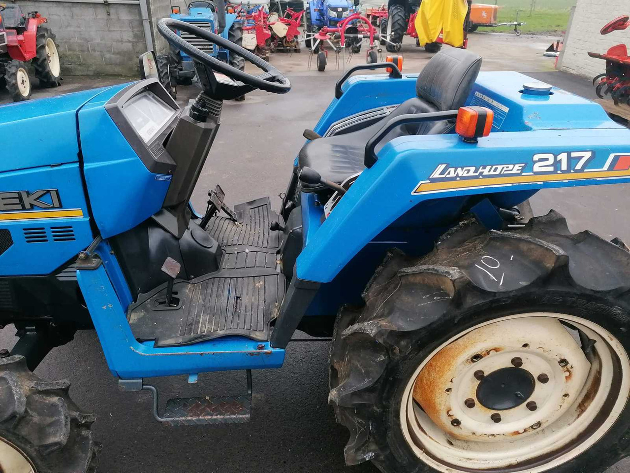 Iseki TU217F - Mini tractor: foto 5 Iseki TU217F - Mini tractor: foto 5