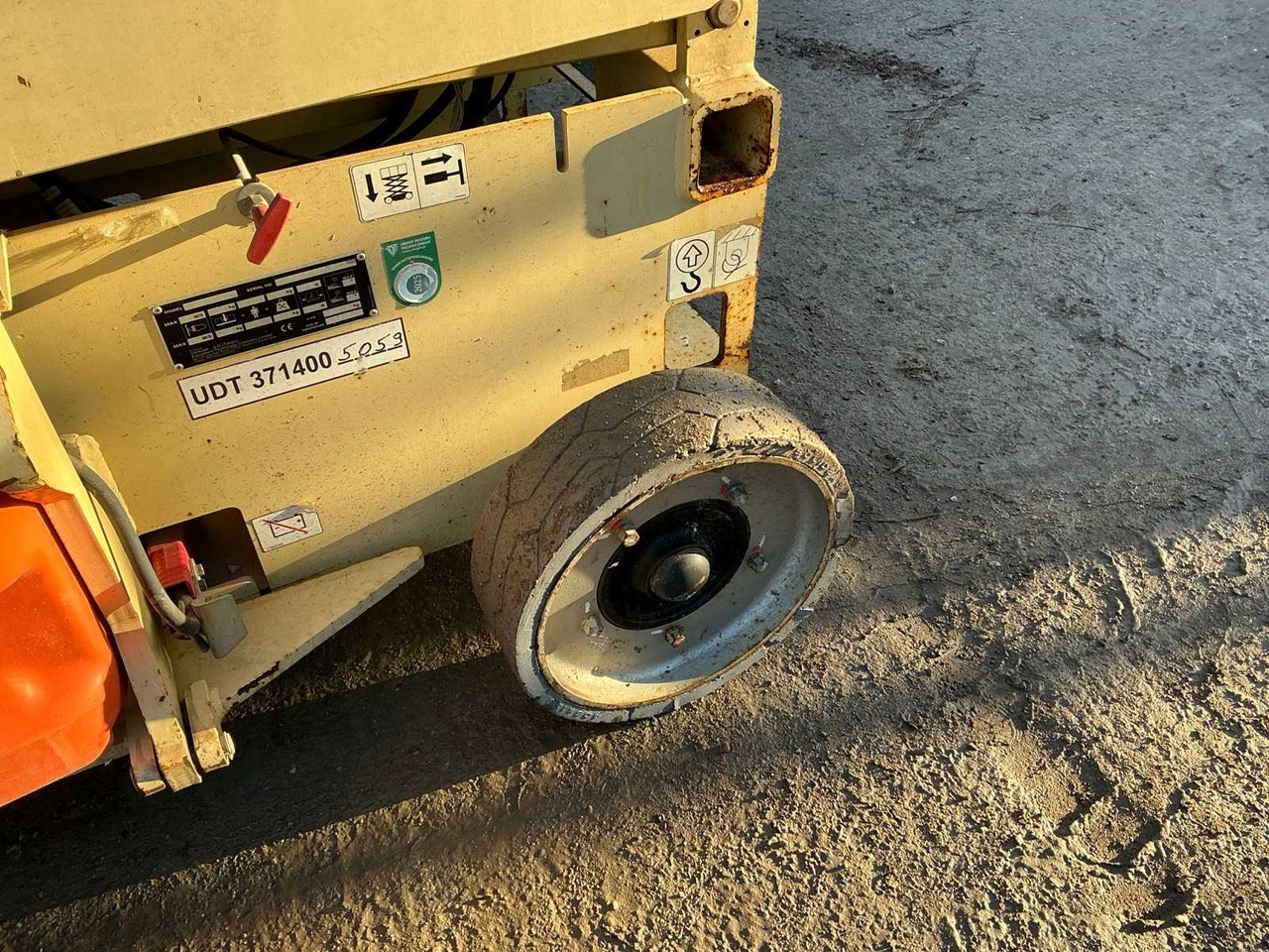 Plataforma elevadora JLG - 3246ES - AERIAL WORK PLATFORMS - 2011 (ESN11811014): foto 8