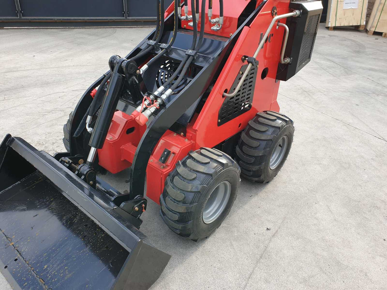 JPC HT320 SKID STEER LOADER - Cargadora de ruedas: foto 4 JPC HT320 SKID STEER LOADER - Cargadora de ruedas: foto 4