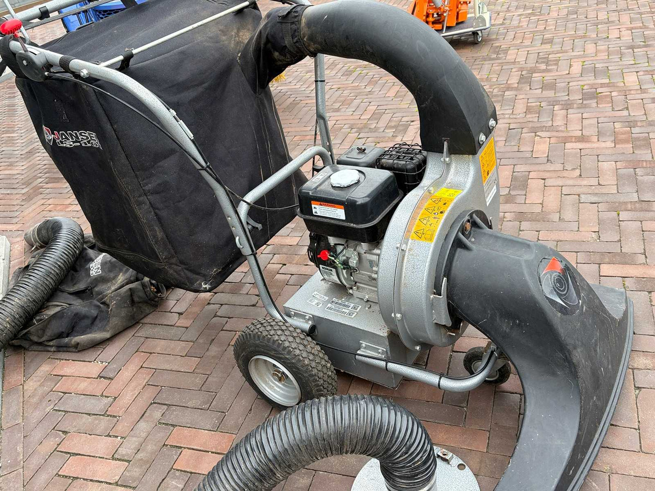 Jansen LS-100 Bladzuiger - Maquinaria de jardinería: foto 4 Jansen LS-100 Bladzuiger - Maquinaria de jardinería: foto 4