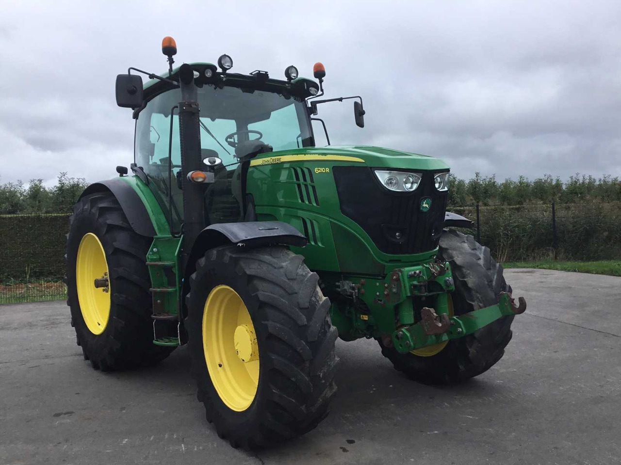 John Deere 6210R - Tractor: foto 2 John Deere 6210R - Tractor: foto 2