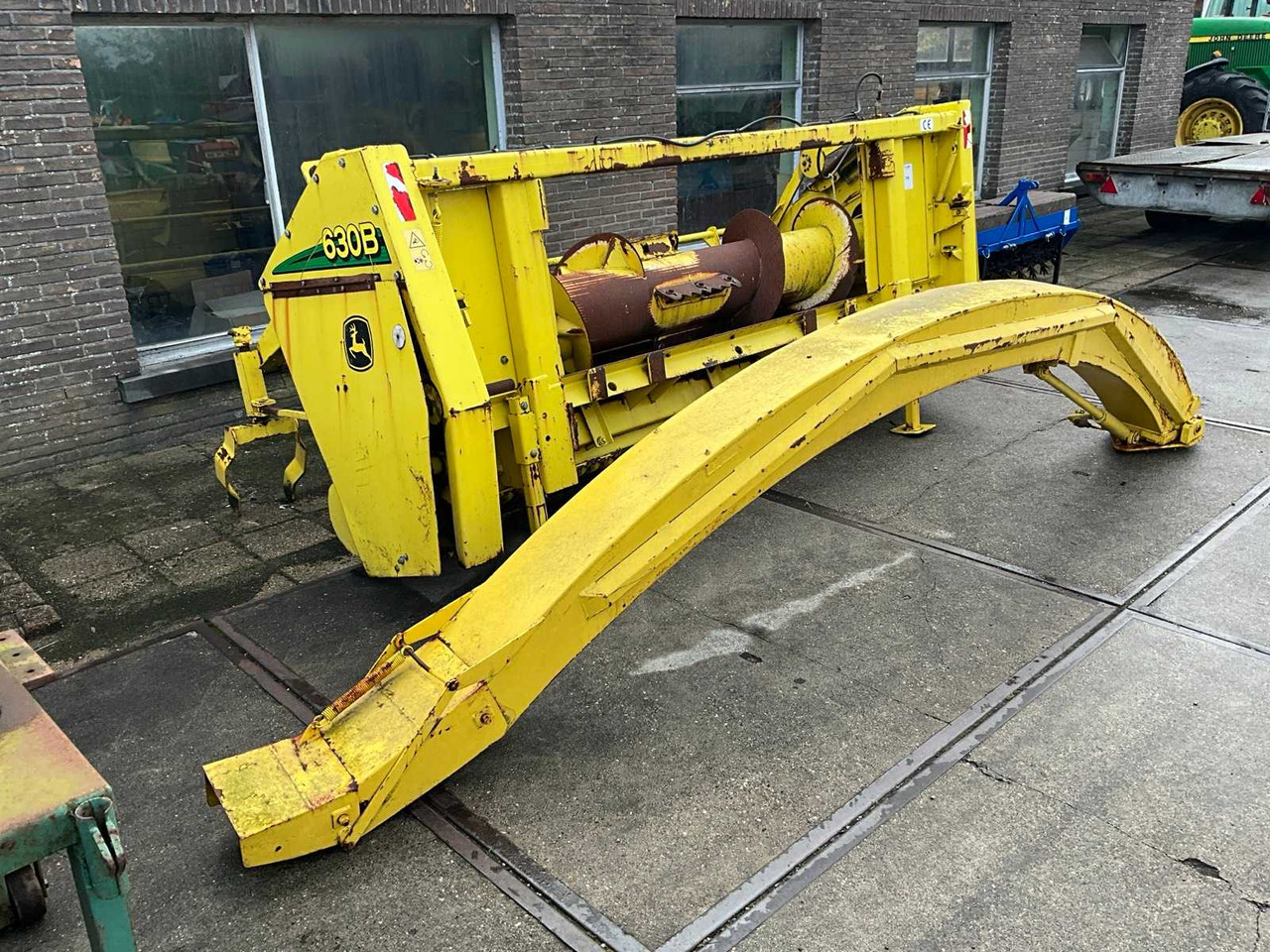 John Deere 630B - Cosechadora de forraje: foto 4 John Deere 630B - Cosechadora de forraje: foto 4