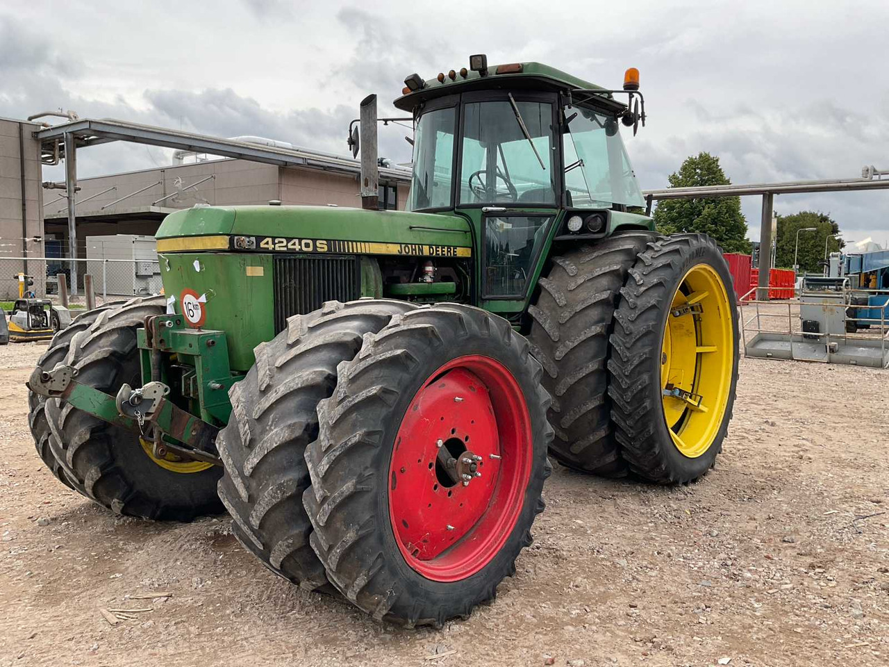 John deere 4240S - Tractor: foto 1 John deere 4240S - Tractor: foto 1