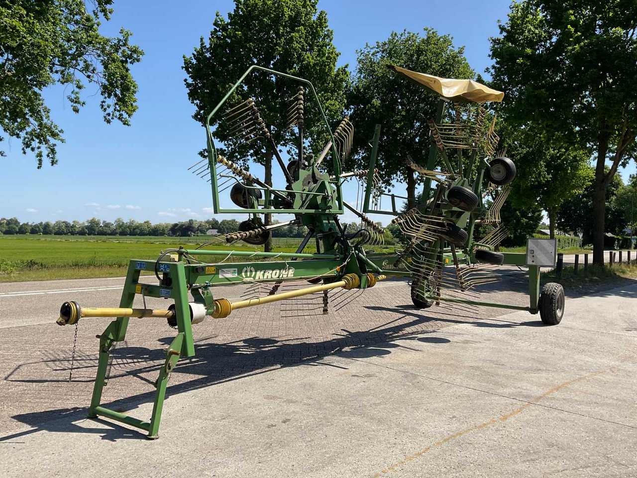 Krone Swadro 1201 - Maquinaria de henificación: foto 1 Krone Swadro 1201 - Maquinaria de henificación: foto 1