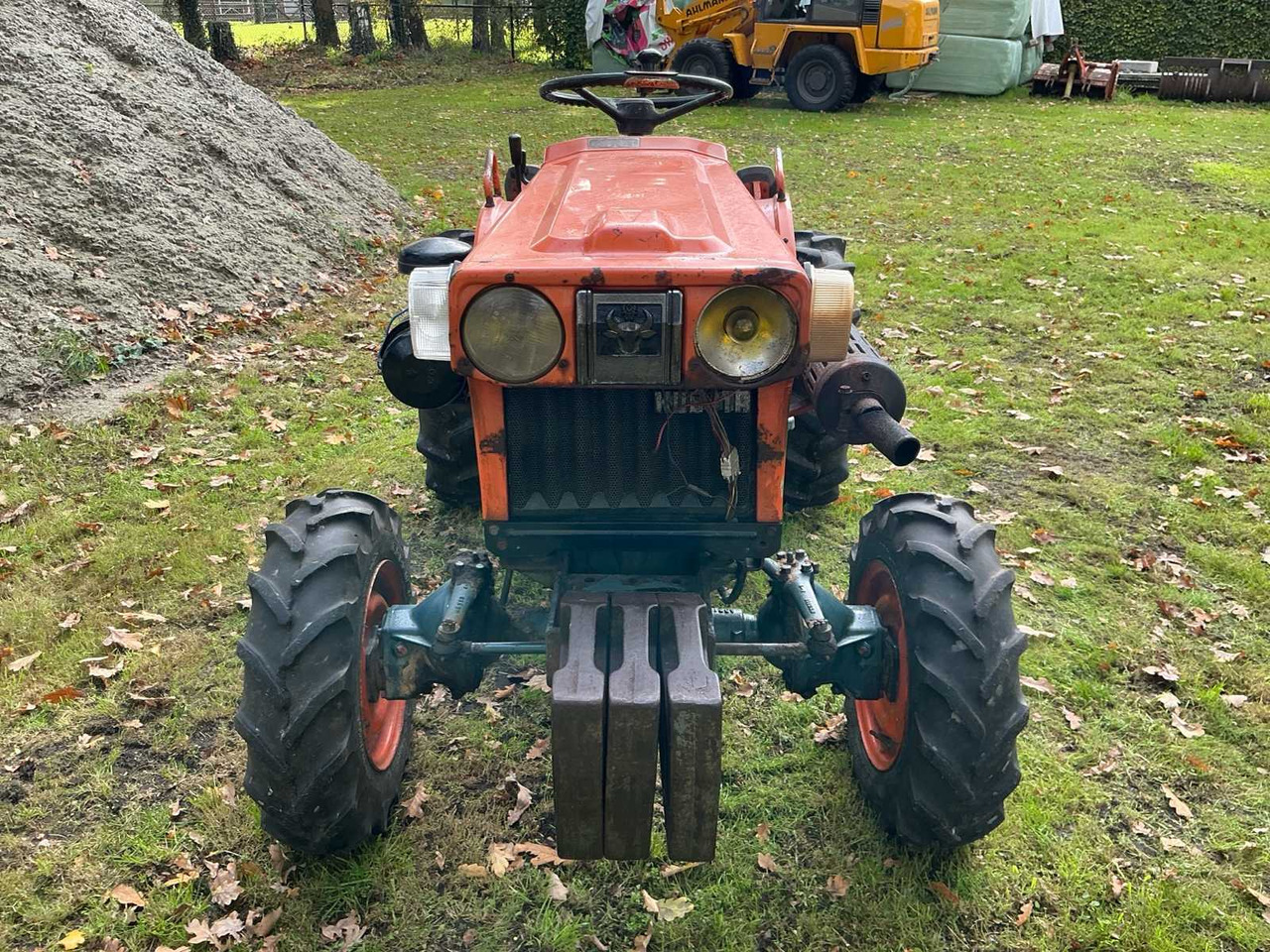 Kubota B6100 D - Tractor: foto 2 Kubota B6100 D - Tractor: foto 2