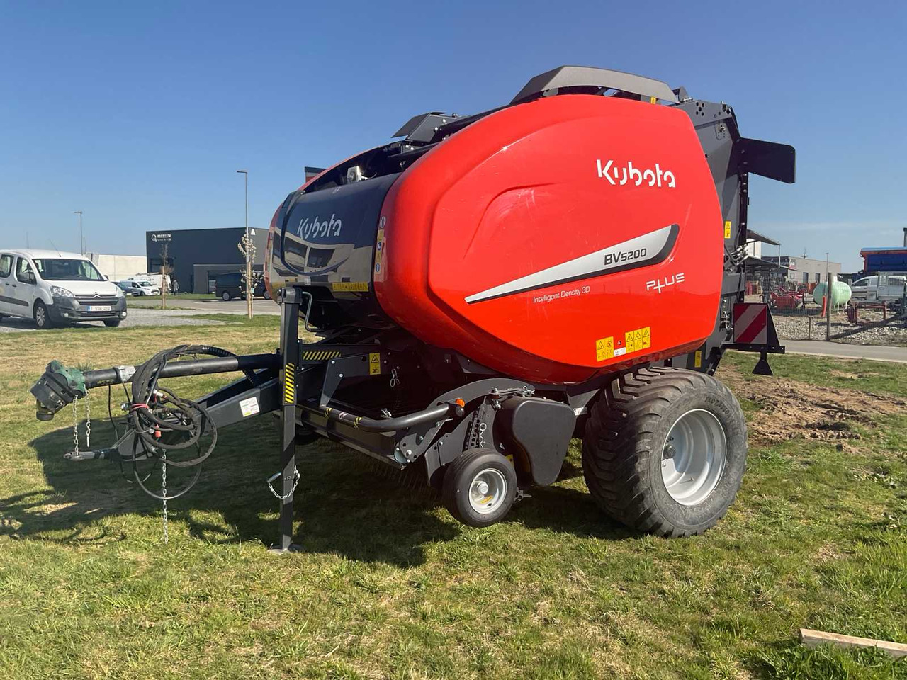 Kubota BV5200 - Rotoempacadora: foto 1 Kubota BV5200 - Rotoempacadora: foto 1