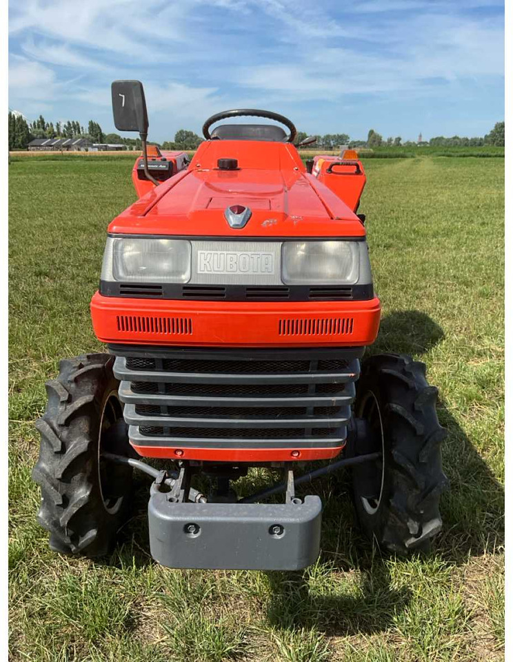 Kubota L1-195 - Mini tractor: foto 2 Kubota L1-195 - Mini tractor: foto 2