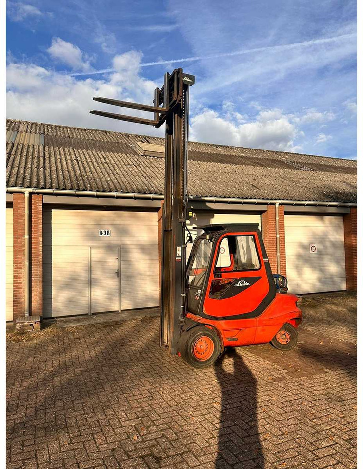LINDE - 2001 - H35T-02 - FORKLIFT TRUCK - Carretilla elevadora: foto 1 LINDE - 2001 - H35T-02 - FORKLIFT TRUCK - Carretilla elevadora: foto 1
