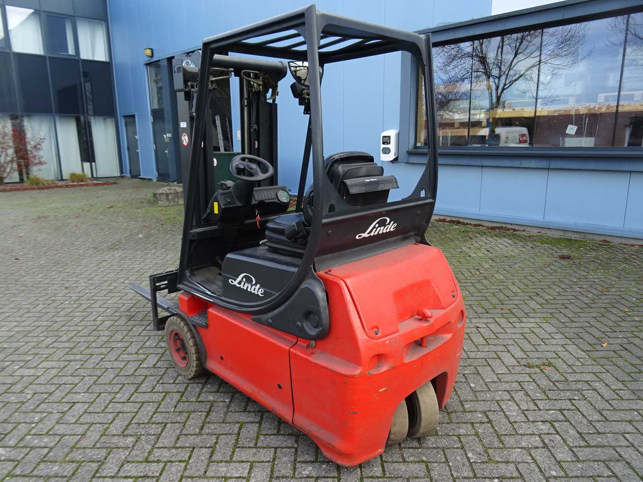 LINDE - 2006 - E16-02 - FORKLIFT TRUCK - Carretilla elevadora: foto 2 LINDE - 2006 - E16-02 - FORKLIFT TRUCK - Carretilla elevadora: foto 2