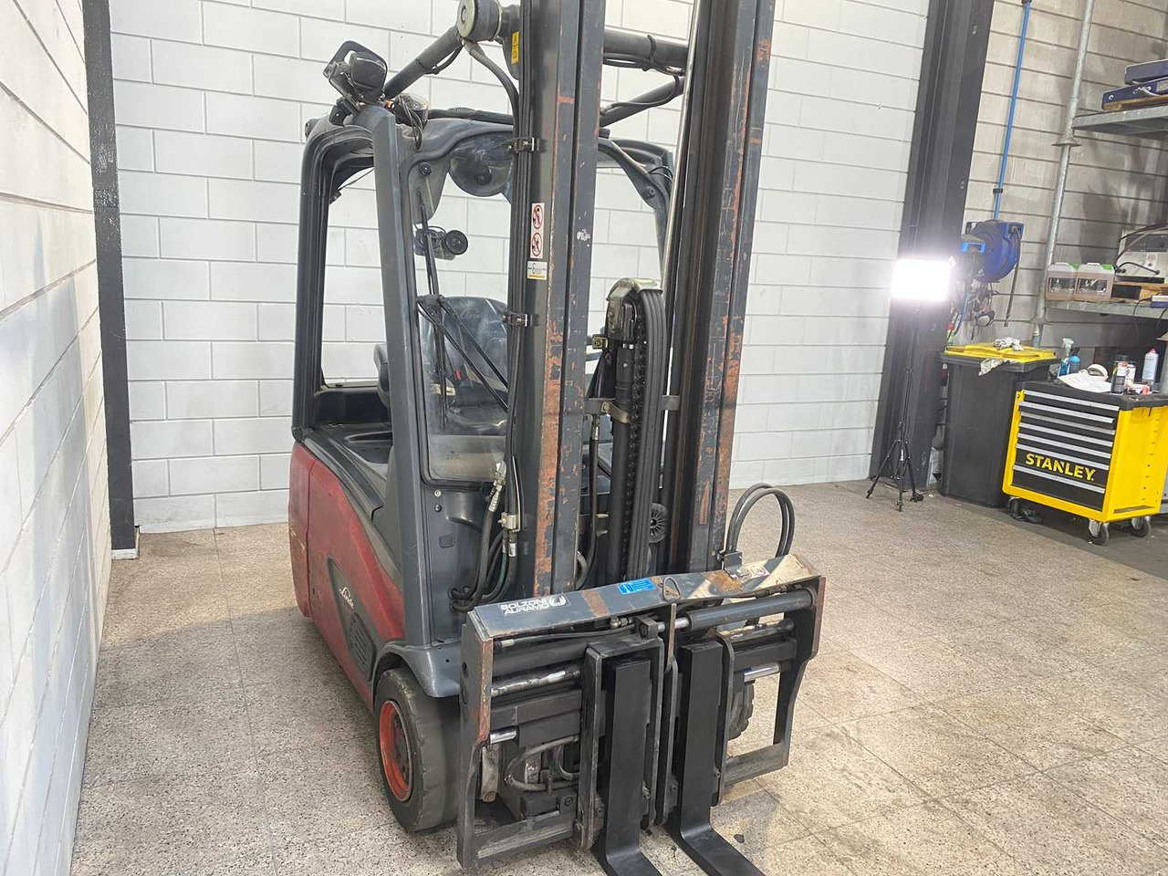 LINDE - 2015 - E16-02 - FORKLIFT TRUCK - Carretilla elevadora: foto 5 LINDE - 2015 - E16-02 - FORKLIFT TRUCK - Carretilla elevadora: foto 5