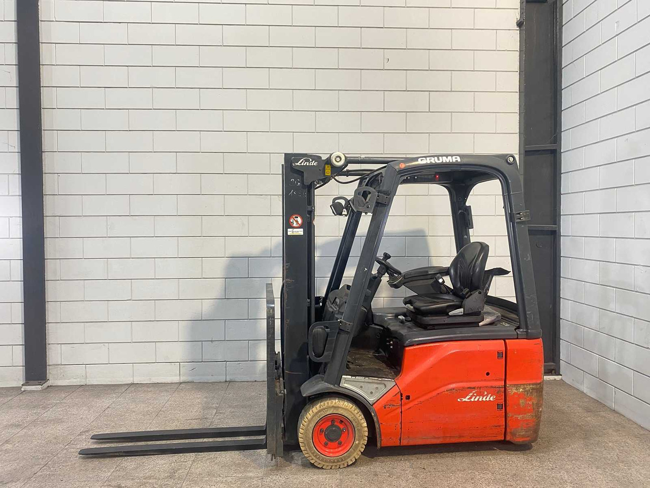 LINDE - E15 - FORKLIFT TRIPLEX - FREE-LIFT - SIDE-SHIFT - Carretilla elevadora: foto 2 LINDE - E15 - FORKLIFT TRIPLEX - FREE-LIFT - SIDE-SHIFT - Carretilla elevadora: foto 2