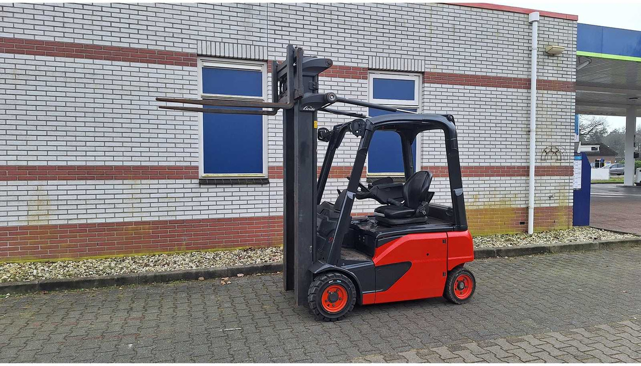 LINDE - E16 P-02 - FORKLIFT TRUCK - Carretilla elevadora: foto 4 LINDE - E16 P-02 - FORKLIFT TRUCK - Carretilla elevadora: foto 4