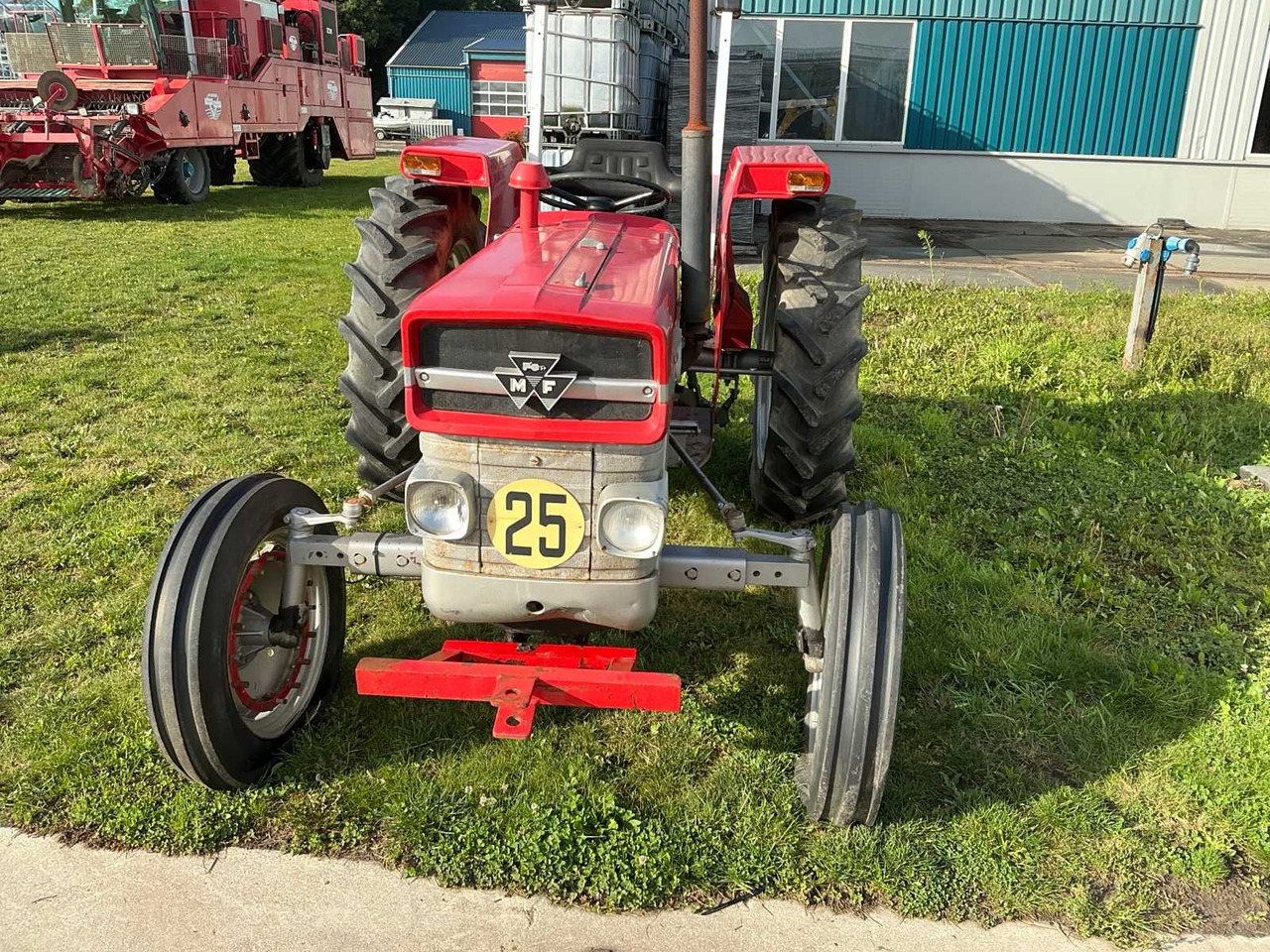 Massey-Ferguson 135 - Tractor: foto 2 Massey-Ferguson 135 - Tractor: foto 2