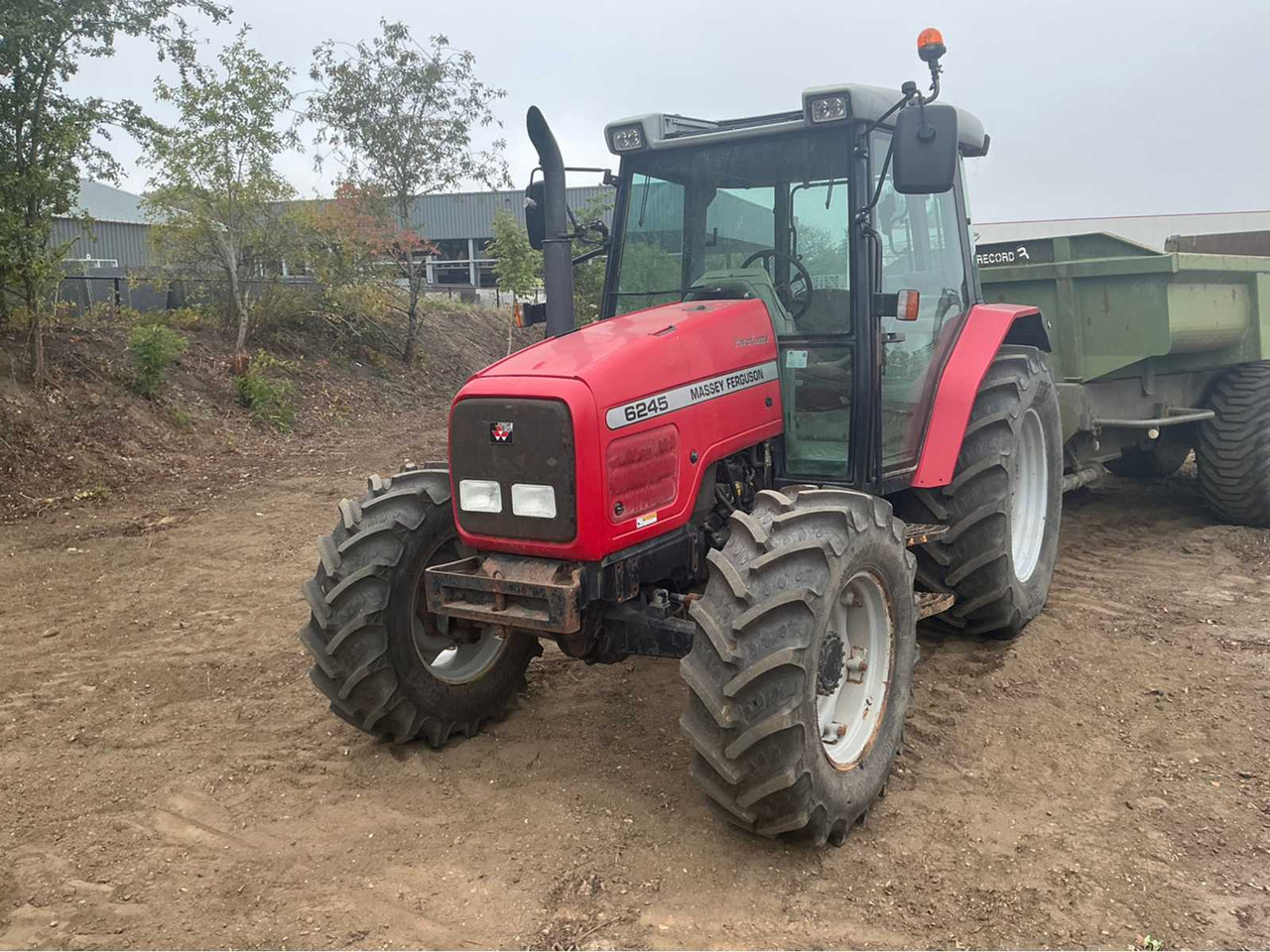 Massey Ferguson 6245 - Tractor: foto 2 Massey Ferguson 6245 - Tractor: foto 2