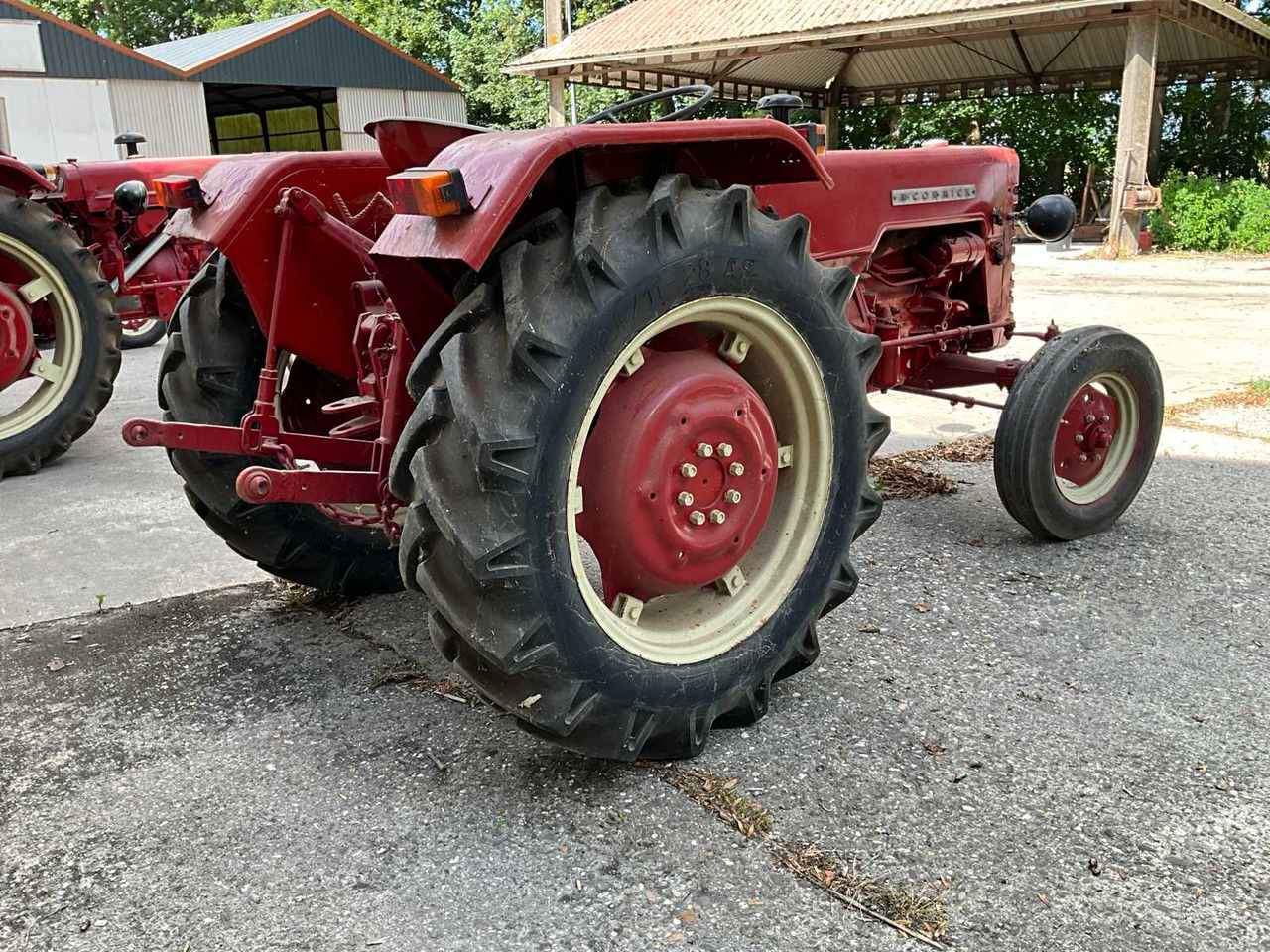 Mc cormick international D-439 - Tractor: foto 3 Mc cormick international D-439 - Tractor: foto 3