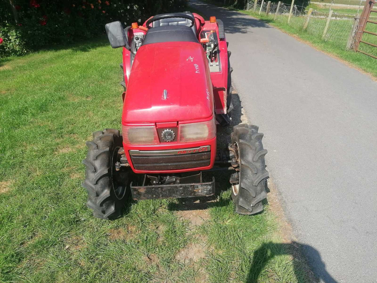 Mitsubishi MT205 - Mini tractor: foto 2 Mitsubishi MT205 - Mini tractor: foto 2
