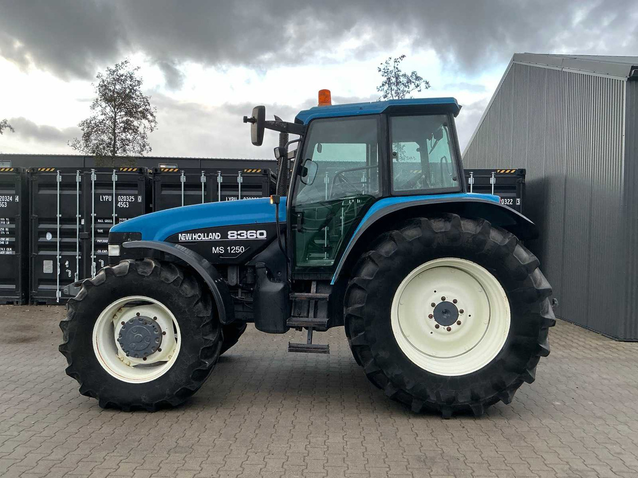 NEW HOLLAND 8360 ALL-WHEEL DRIVE FARM TRACTOR - Tractor: foto 5 NEW HOLLAND 8360 ALL-WHEEL DRIVE FARM TRACTOR - Tractor: foto 5