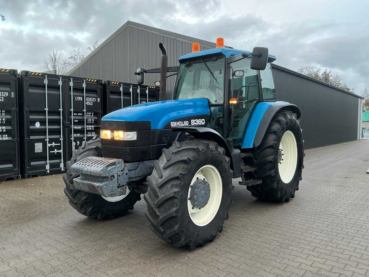 NEW HOLLAND 8360 ALL-WHEEL DRIVE FARM TRACTOR - Tractor: foto 1 NEW HOLLAND 8360 ALL-WHEEL DRIVE FARM TRACTOR - Tractor: foto 1