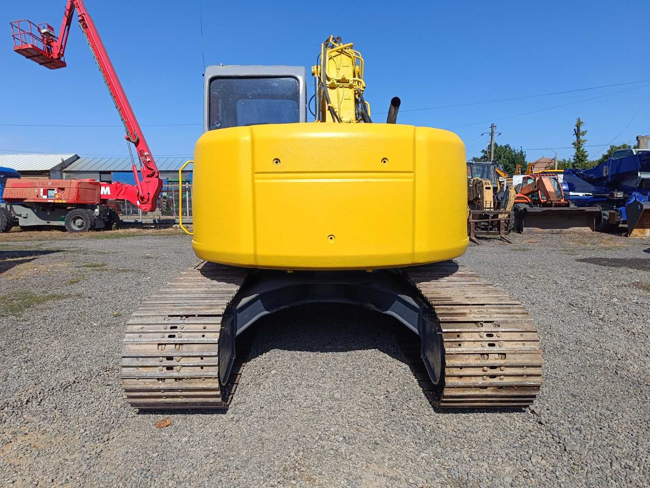 NEW HOLLAND KOBELCO - E-135-SR - TRACKED EXCAVATOR - 2011 - Excavadora: foto 3 NEW HOLLAND KOBELCO - E-135-SR - TRACKED EXCAVATOR - 2011 - Excavadora: foto 3