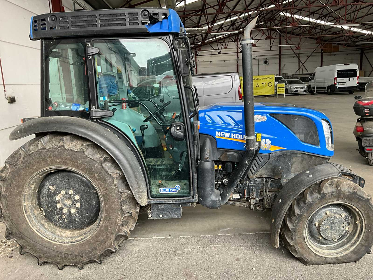 NEW HOLLAND T4.100F CAB - Tractor: foto 4 NEW HOLLAND T4.100F CAB - Tractor: foto 4