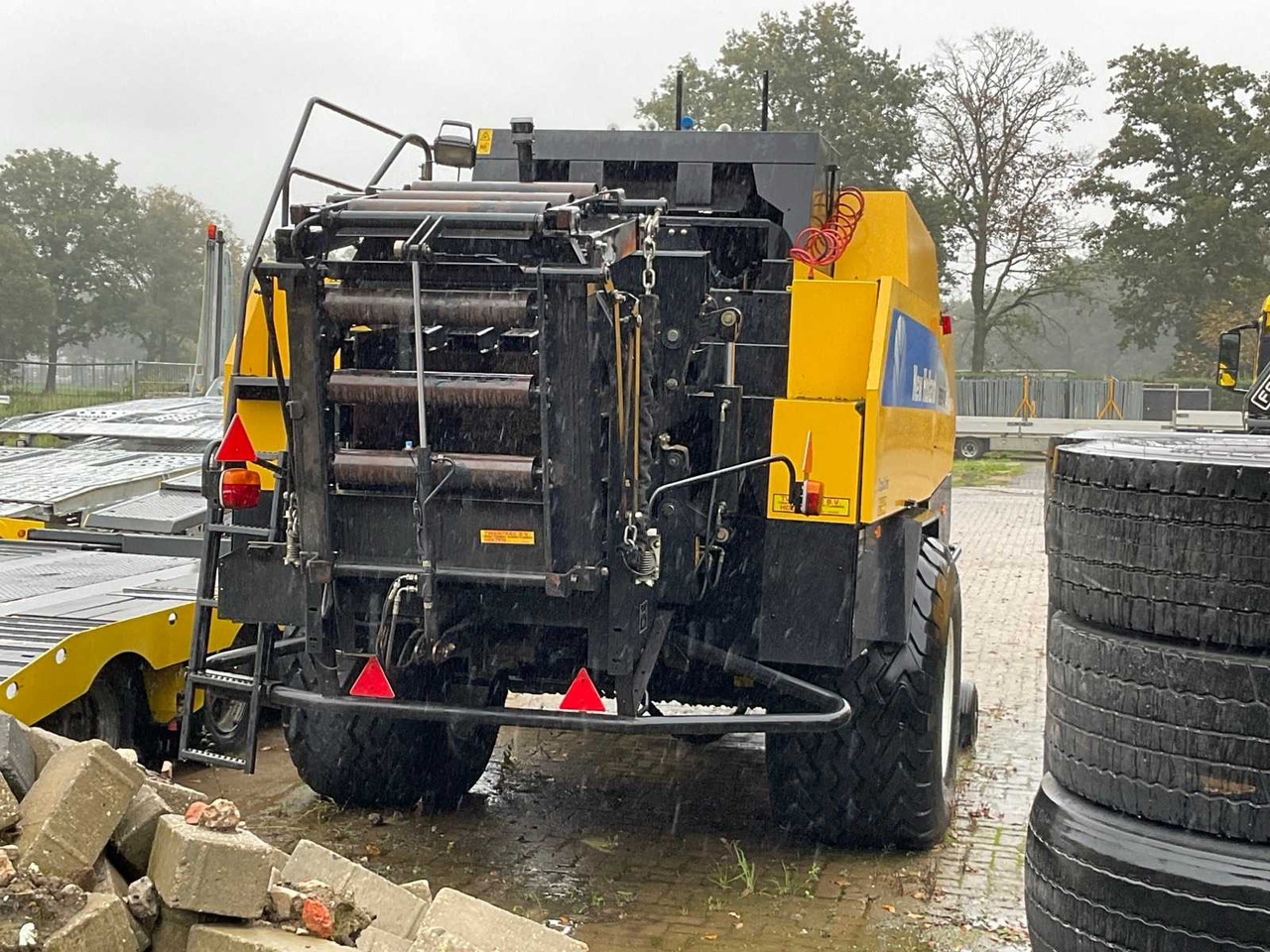 New Holland BB940R - Empacadora de pacas cuadradas: foto 4 New Holland BB940R - Empacadora de pacas cuadradas: foto 4