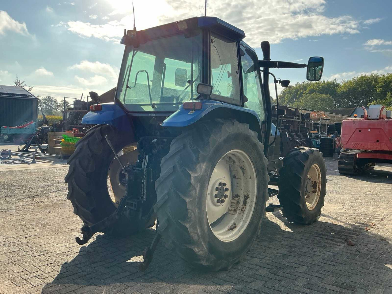 New Holland TS100 - Tractor: foto 5 New Holland TS100 - Tractor: foto 5
