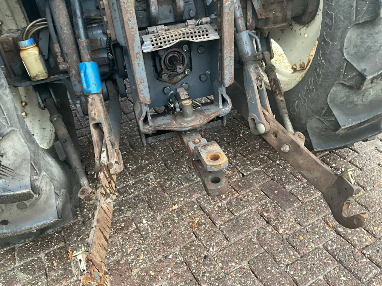 Tractor New holland TS90: foto 17