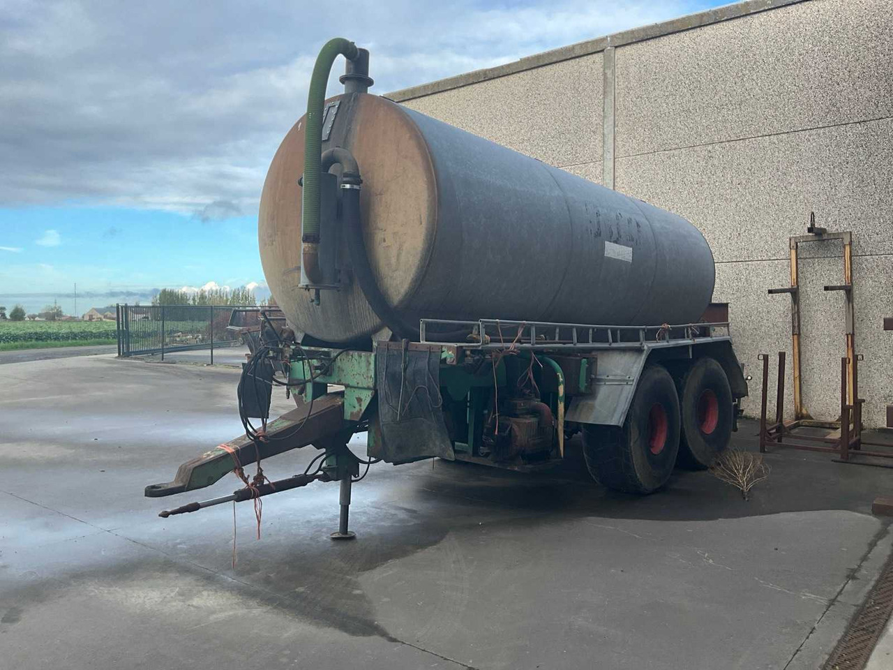 O.V.A LB55622188 - Cuba de purín: foto 1 O.V.A LB55622188 - Cuba de purín: foto 1