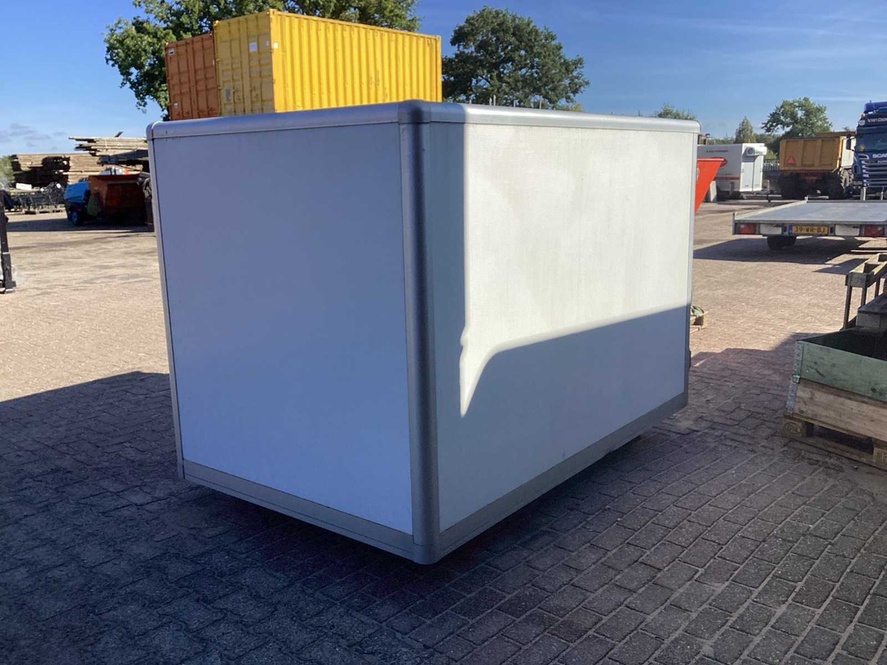 BODY BODY - Remolque: foto 3 BODY BODY - Remolque: foto 3