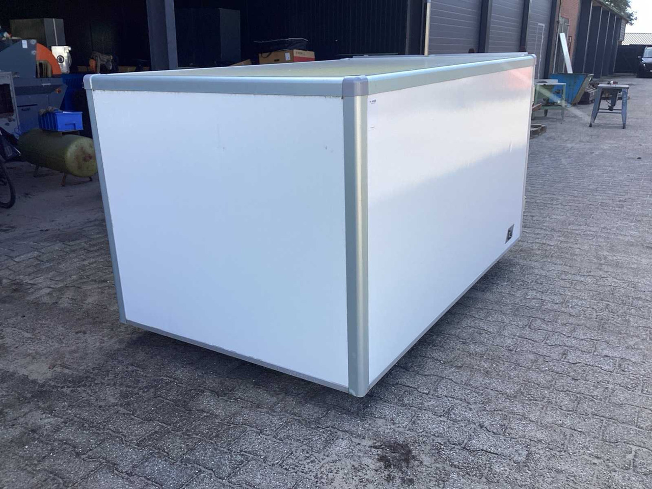 ESSELMANN CARGO BOX L SURFACE MOUNT UNIT - Remolque: foto 3 ESSELMANN CARGO BOX L SURFACE MOUNT UNIT - Remolque: foto 3