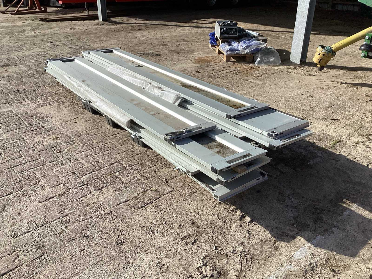 TRAILER PARTS AND ACCESSORIES - Remolque: foto 3 TRAILER PARTS AND ACCESSORIES - Remolque: foto 3