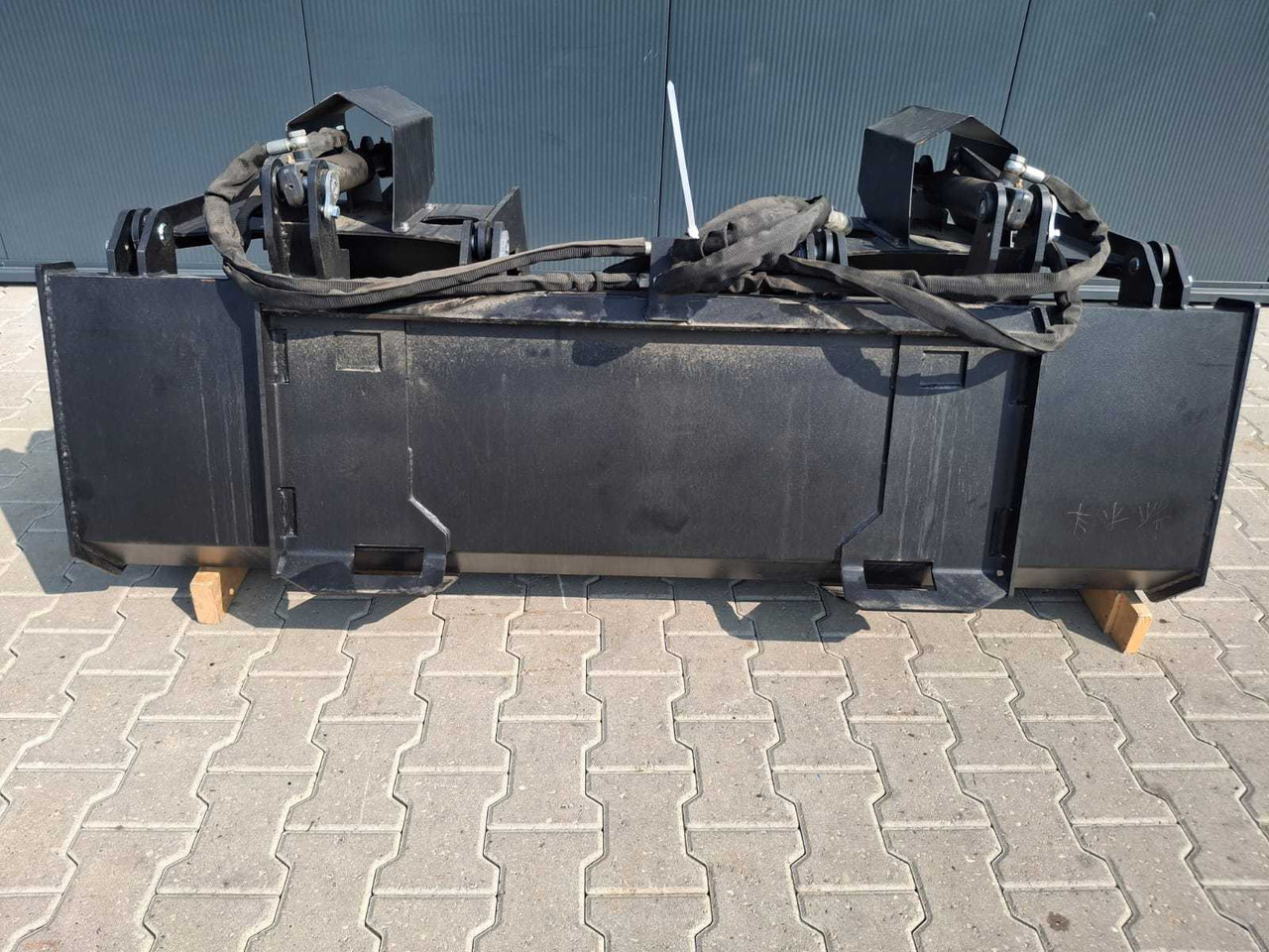 Rhino-cross 72 inch grapple Bucket - Equipo para trabajo del suelo: foto 4 Rhino-cross 72 inch grapple Bucket - Equipo para trabajo del suelo: foto 4