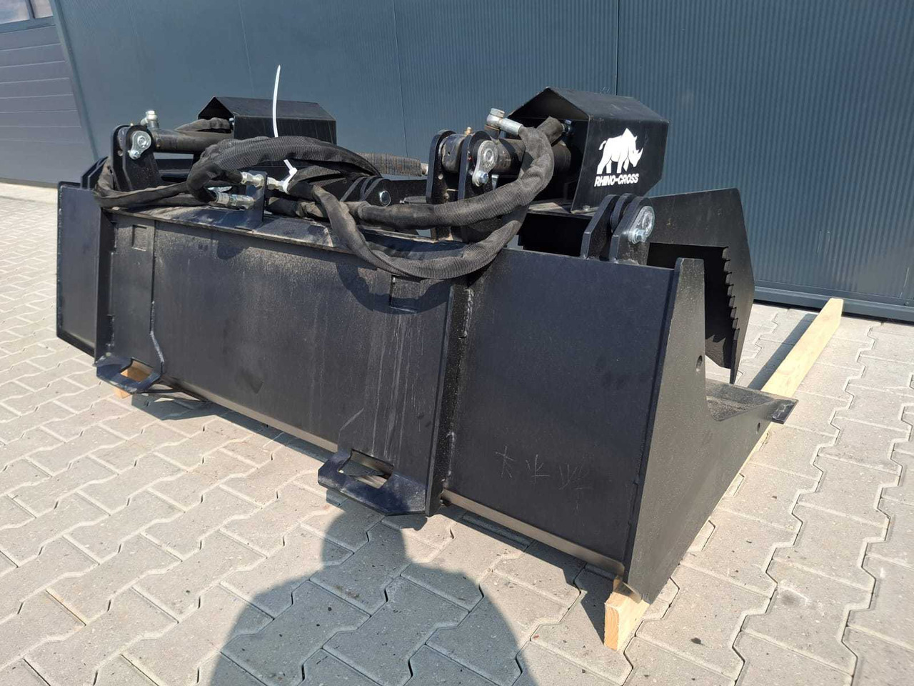 Rhino-cross 72 inch grapple Bucket - Equipo para trabajo del suelo: foto 2 Rhino-cross 72 inch grapple Bucket - Equipo para trabajo del suelo: foto 2