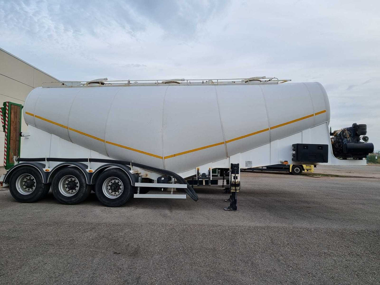 GÜRLESENYIL GLS 3 CEMENT SILO TRAILER - 2017 - Semirremolque: foto 1 GÜRLESENYIL GLS 3 CEMENT SILO TRAILER - 2017 - Semirremolque: foto 1