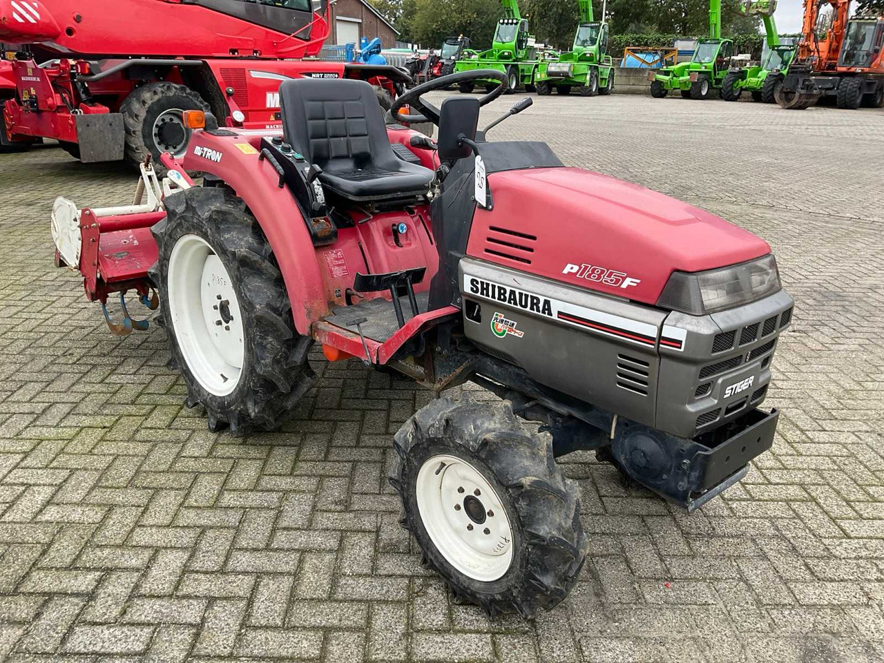 Shibaura P185F - Mini tractor: foto 4 Shibaura P185F - Mini tractor: foto 4