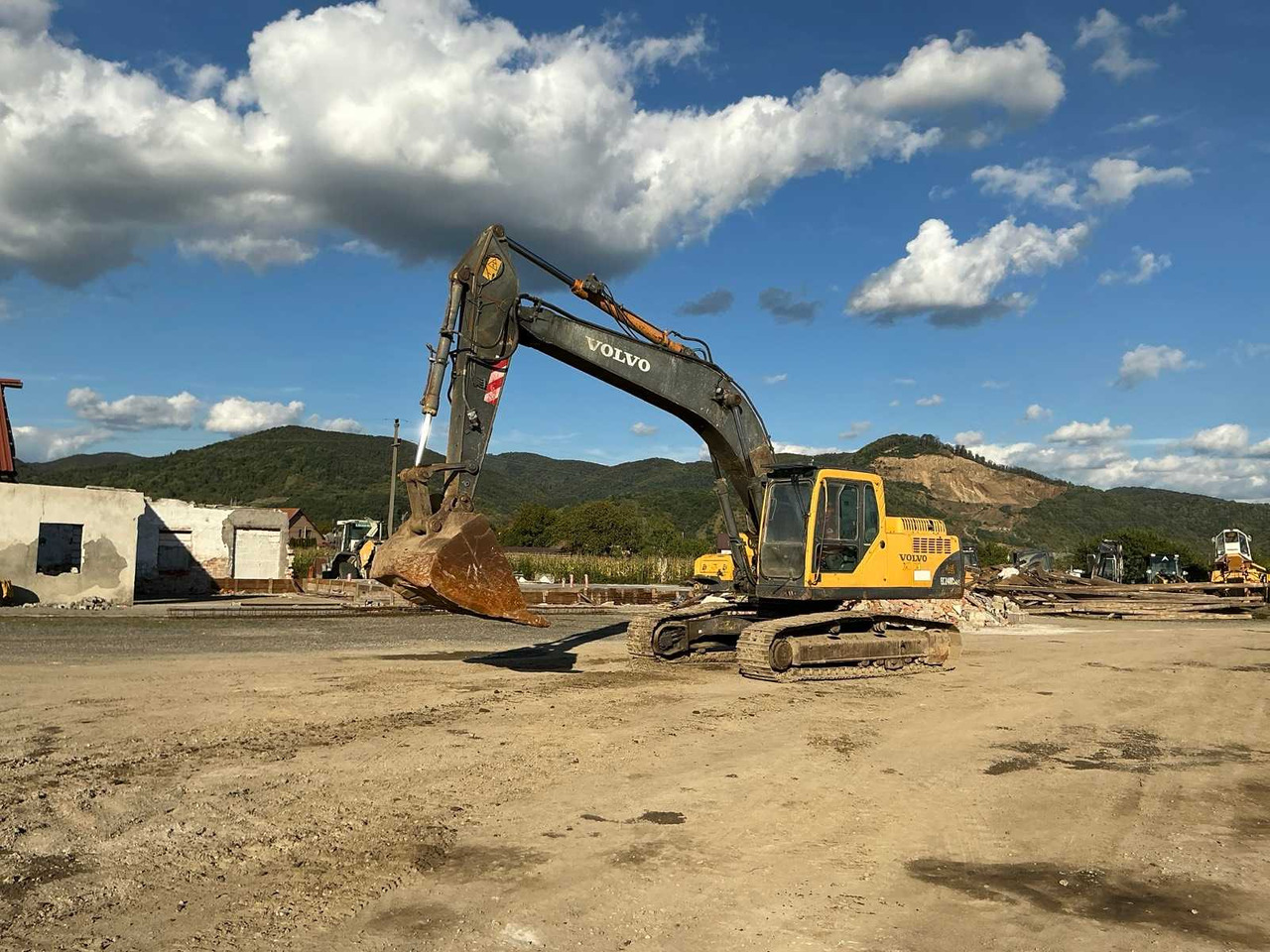 Volvo EC 240 BNLC - Excavadora de cadenas: foto 1 Volvo EC 240 BNLC - Excavadora de cadenas: foto 1
