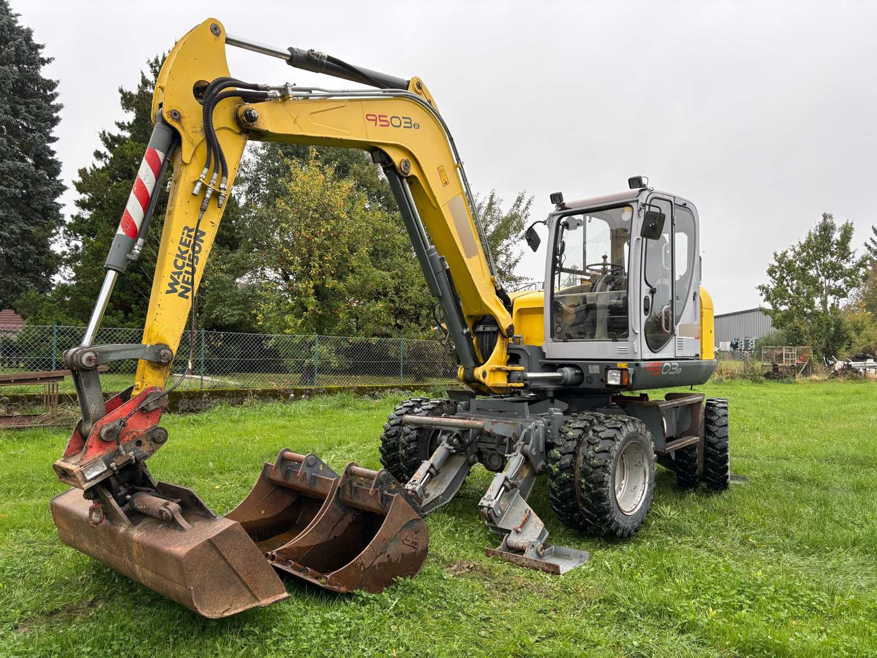 Wacker Neuson 9503-2 - Excavadora de ruedas: foto 1 Wacker Neuson 9503-2 - Excavadora de ruedas: foto 1