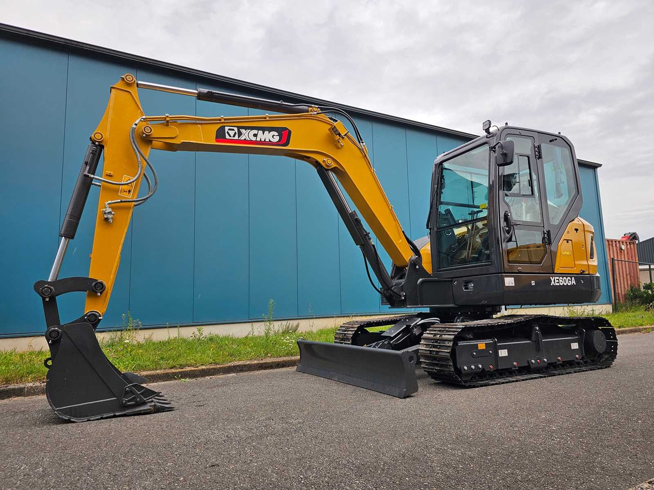 XCMG XE60GA - Excavadora de cadenas: foto 1 XCMG XE60GA - Excavadora de cadenas: foto 1