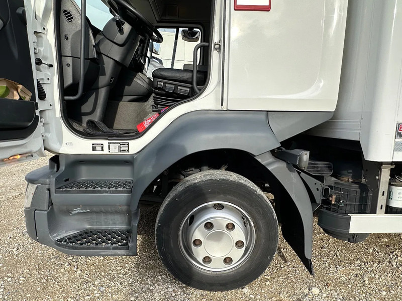 Renault D - Camión caja cerrada: foto 5 Renault D - Camión caja cerrada: foto 5